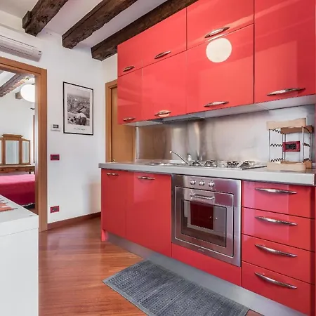 Huebsche Mit Terrasse, Rialtobruecke In Der Naehe Apartment *