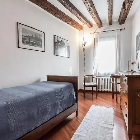 Huebsche Mit Terrasse, Rialtobruecke In Der Naehe Apartment Venice