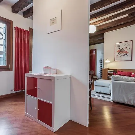 Huebsche Mit Terrasse, Rialtobruecke In Der Naehe Venice