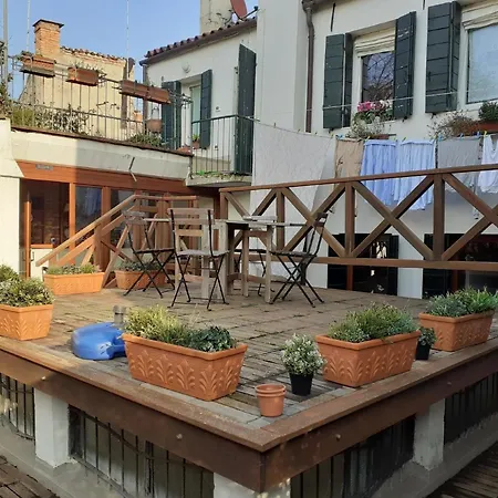 Huebsche Mit Terrasse, Rialtobruecke In Der Naehe *