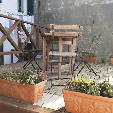 Huebsche Mit Terrasse, Rialtobruecke In Der Naehe Apartment Venice
