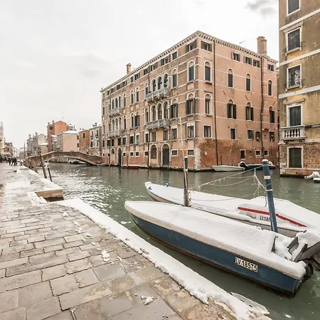 Huebsche Mit Terrasse, Rialtobruecke In Der Naehe * Venice