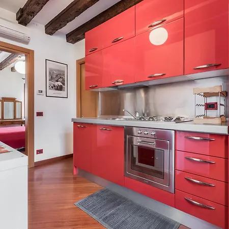 Apartment Huebsche Mit Terrasse, Rialtobruecke In Der Naehe Venice